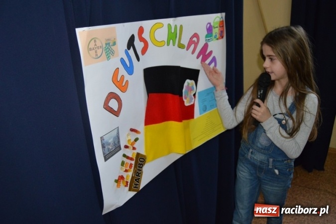 Zdjęcie w galerii na portalu naszraciborz.pl: Uczniowie Szkoły Podstawowej nr 4 śpiewają po chińsku i po czesku  wiadomości z regionu