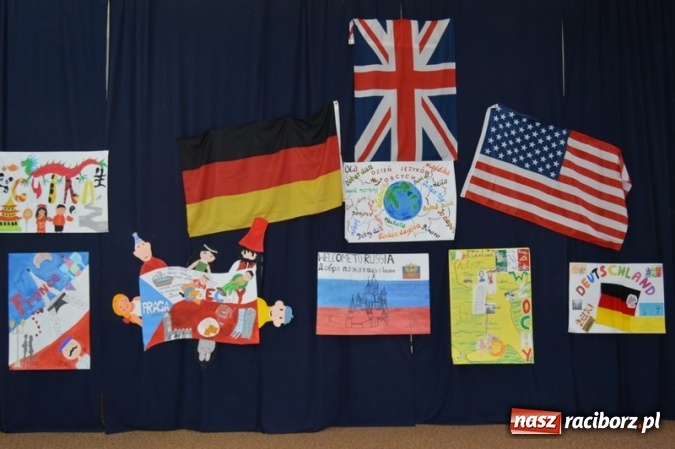 Zdjęcie w galerii na portalu naszraciborz.pl: Uczniowie Szkoły Podstawowej nr 4 śpiewają po chińsku i po czesku  wiadomości z regionu