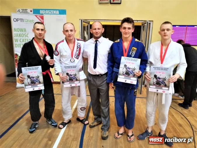 Zdjęcie w galerii na portalu naszraciborz.pl: Trzy medale Łamatorów na Mistrzostwach Polski Ju-jitsu Newaza  wiadomości z regionu