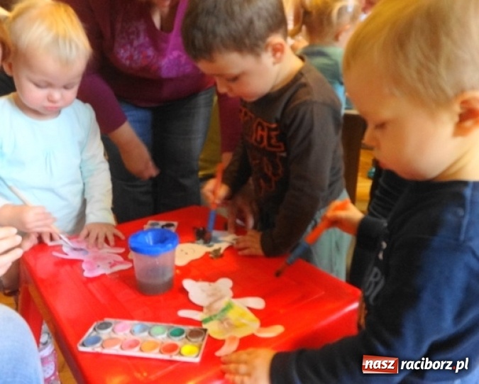 Zdjęcie w galerii na portalu naszraciborz.pl: Fikusie czekają na święta  wiadomości z regionu