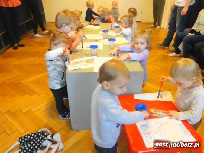 Zdjęcie w galerii na portalu naszraciborz.pl: Fikusie czekają na święta  wiadomości z regionu