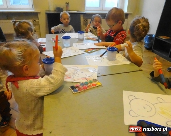 Zdjęcie w galerii na portalu naszraciborz.pl: Fikusie czekają na święta  wiadomości z regionu