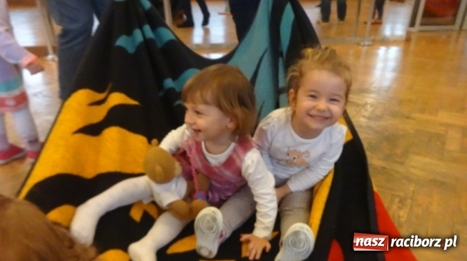 Zdjęcie w galerii na portalu naszraciborz.pl: Fikusie czekają na święta  wiadomości z regionu