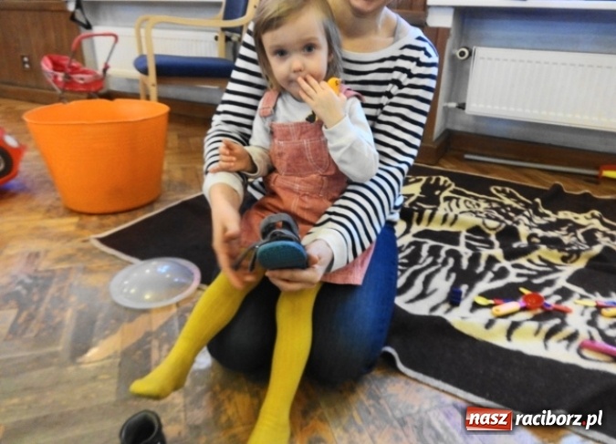 Zdjęcie w galerii na portalu naszraciborz.pl: Fikusie czekają na święta  wiadomości z regionu