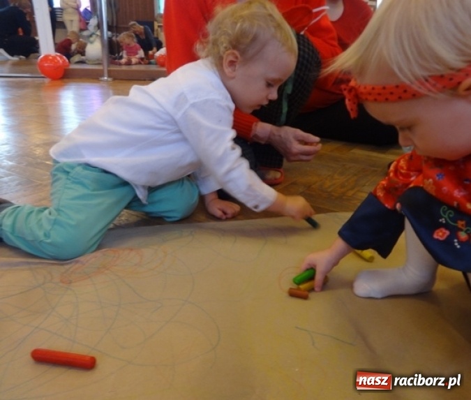 Zdjęcie w galerii na portalu naszraciborz.pl: Fikusie czekają na święta  wiadomości z regionu