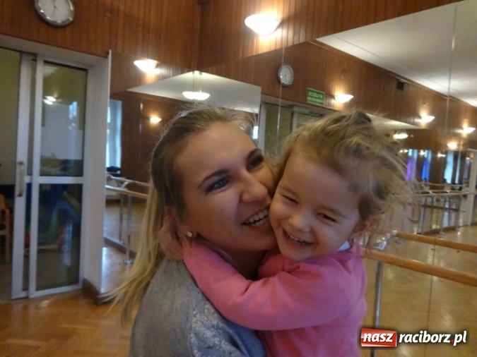 Zdjęcie w galerii na portalu naszraciborz.pl: Fikusie czekają na święta  wiadomości z regionu