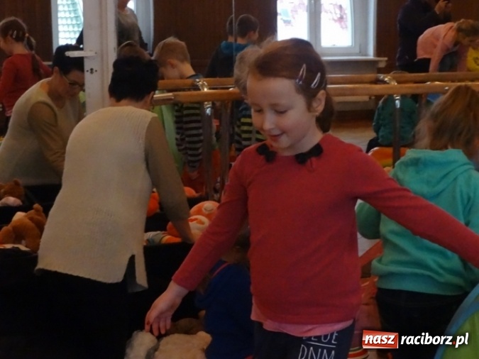 Zdjęcie w galerii na portalu naszraciborz.pl: Fikusie czekają na święta  wiadomości z regionu