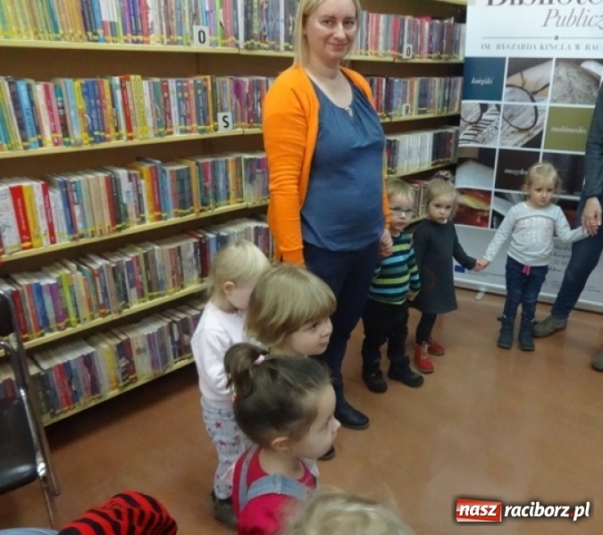 Zdjęcie w galerii na portalu naszraciborz.pl: Fikusie czekają na święta  wiadomości z regionu