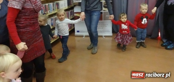 Zdjęcie w galerii na portalu naszraciborz.pl: Fikusie czekają na święta  wiadomości z regionu