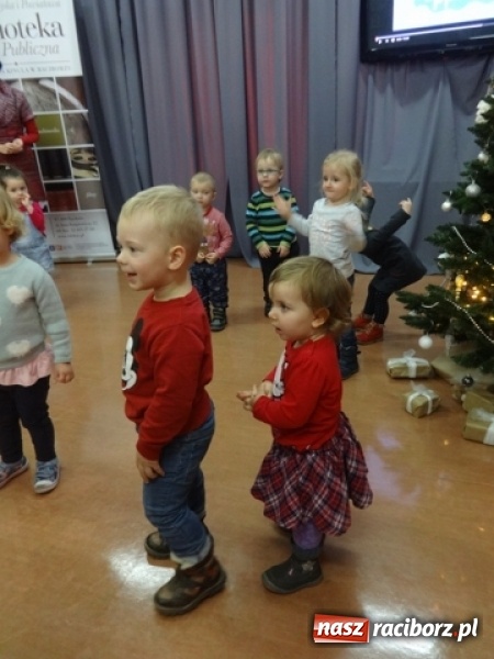 Zdjęcie w galerii na portalu naszraciborz.pl: Fikusie czekają na święta  wiadomości z regionu