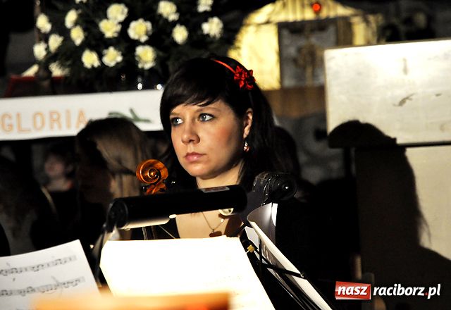 Zdjęcie w galerii na portalu naszraciborz.pl: Magiczne kolędowanie na Płoni wiadomości z regionu