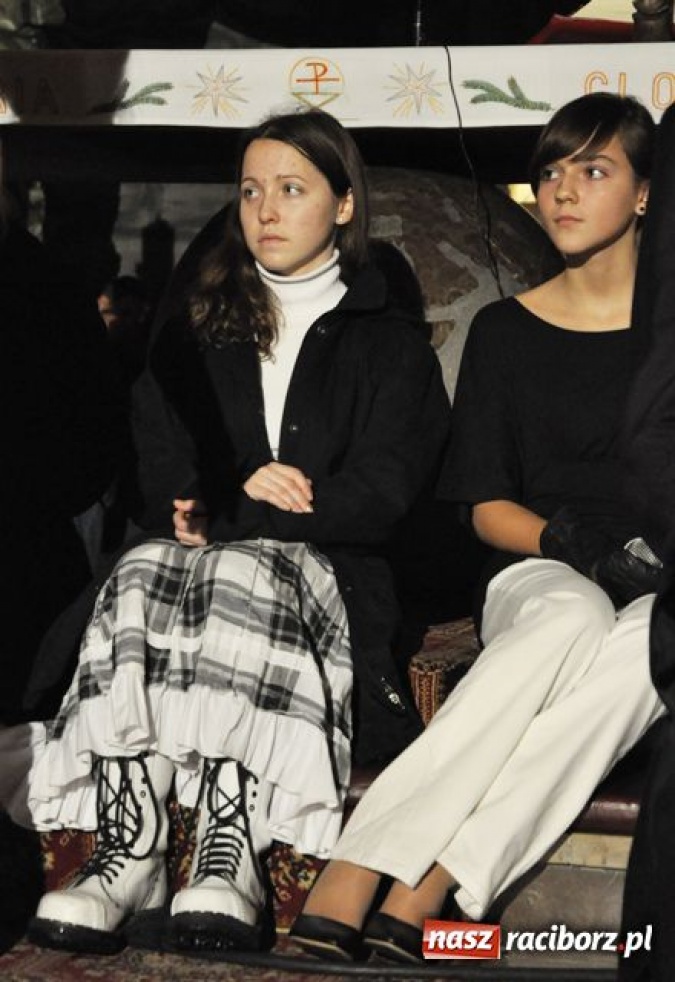 Zdjęcie w galerii na portalu naszraciborz.pl: Magiczne kolędowanie na Płoni wiadomości z regionu