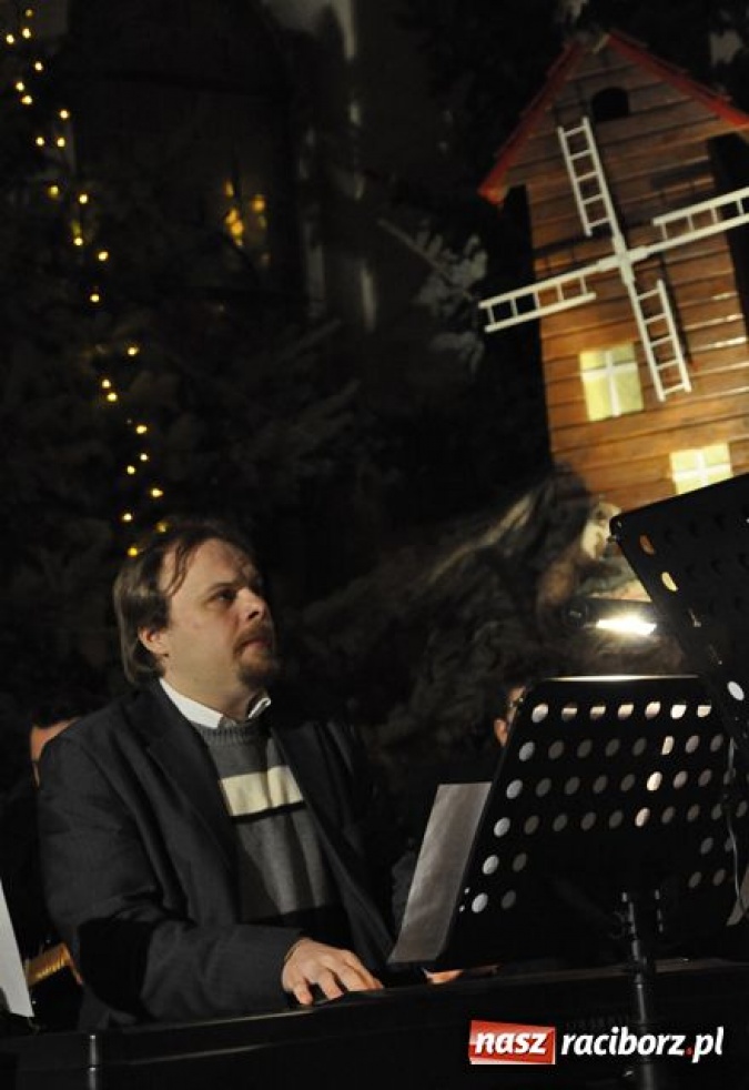 Zdjęcie w galerii na portalu naszraciborz.pl: Magiczne kolędowanie na Płoni wiadomości z regionu