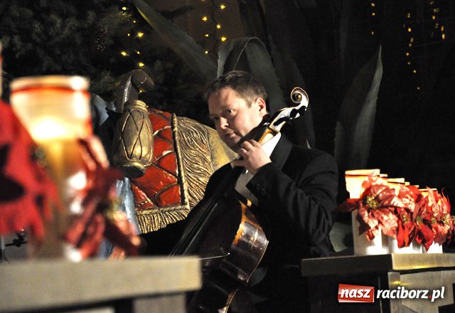 Zdjęcie w galerii na portalu naszraciborz.pl: Magiczne kolędowanie na Płoni wiadomości z regionu