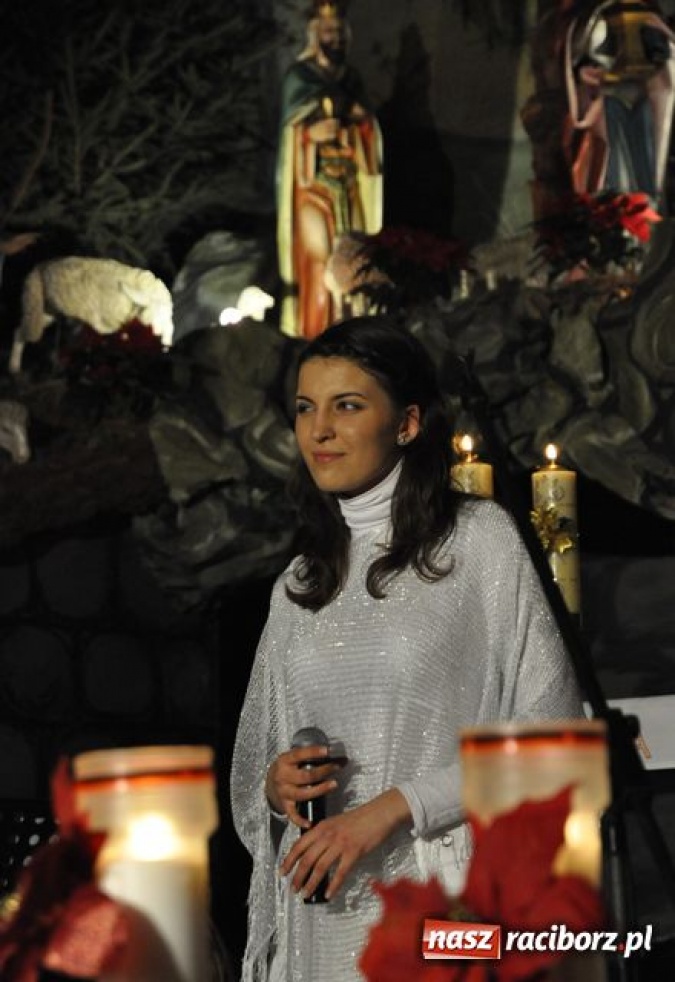 Zdjęcie w galerii na portalu naszraciborz.pl: Magiczne kolędowanie na Płoni wiadomości z regionu