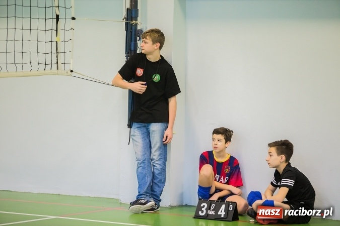 Zdjęcie w galerii na portalu naszraciborz.pl: Turniej Dwójek Siatkarskich Dziewcząt i Chłopców klas VI wiadomości z regionu