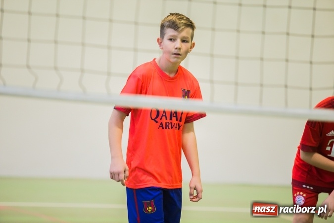 Zdjęcie w galerii na portalu naszraciborz.pl: Turniej Dwójek Siatkarskich Dziewcząt i Chłopców klas VI wiadomości z regionu
