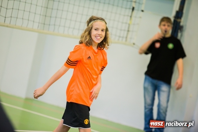 Zdjęcie w galerii na portalu naszraciborz.pl: Turniej Dwójek Siatkarskich Dziewcząt i Chłopców klas VI wiadomości z regionu