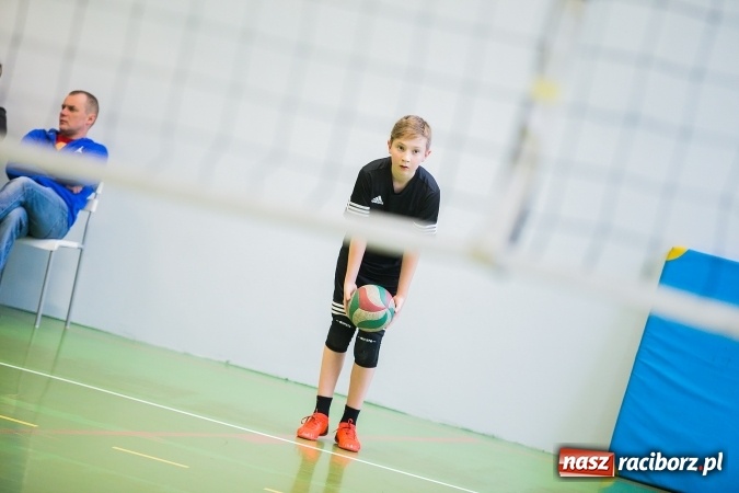 Zdjęcie w galerii na portalu naszraciborz.pl: Turniej Dwójek Siatkarskich Dziewcząt i Chłopców klas VI wiadomości z regionu