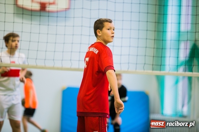 Zdjęcie w galerii na portalu naszraciborz.pl: Turniej Dwójek Siatkarskich Dziewcząt i Chłopców klas VI wiadomości z regionu
