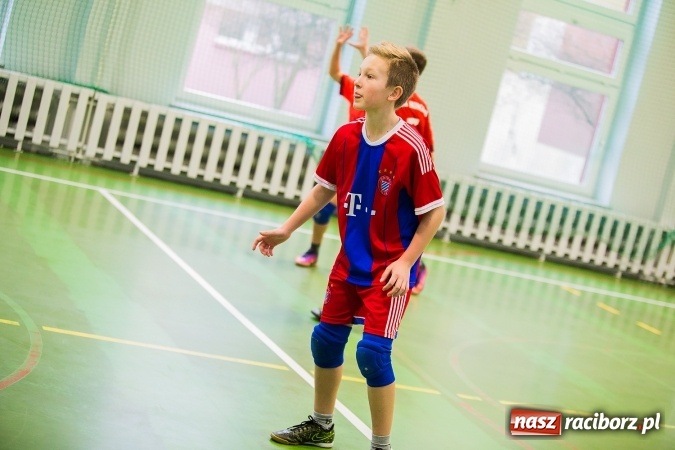 Zdjęcie w galerii na portalu naszraciborz.pl: Turniej Dwójek Siatkarskich Dziewcząt i Chłopców klas VI wiadomości z regionu