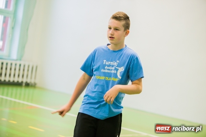 Zdjęcie w galerii na portalu naszraciborz.pl: Turniej Dwójek Siatkarskich Dziewcząt i Chłopców klas VI wiadomości z regionu