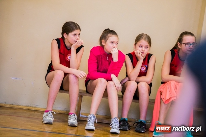 Zdjęcie w galerii na portalu naszraciborz.pl: Turniej Dwójek Siatkarskich Dziewcząt i Chłopców klas VI wiadomości z regionu