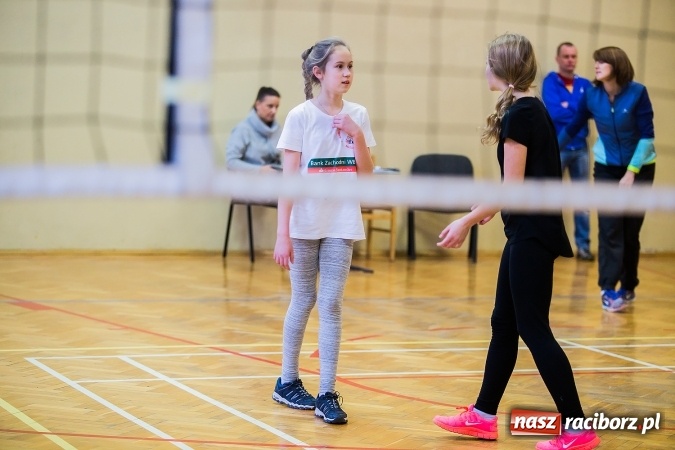 Zdjęcie w galerii na portalu naszraciborz.pl: Turniej Dwójek Siatkarskich Dziewcząt i Chłopców klas VI wiadomości z regionu