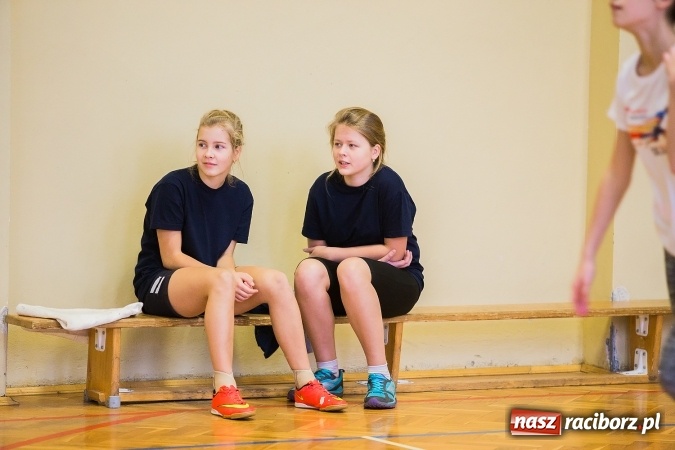 Zdjęcie w galerii na portalu naszraciborz.pl: Turniej Dwójek Siatkarskich Dziewcząt i Chłopców klas VI wiadomości z regionu