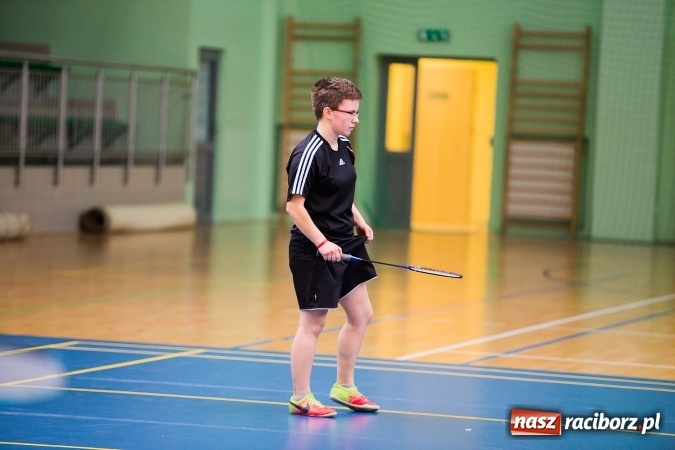 Zdjęcie w galerii na portalu naszraciborz.pl: Finał miejski w badmintonie dziewcząt szkół ponagimnazjalnych wiadomości z regionu