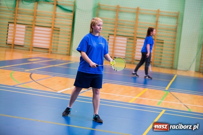 Zdjęcie w galerii na portalu naszraciborz.pl: Finał miejski w badmintonie dziewcząt szkół ponagimnazjalnych wiadomości z regionu