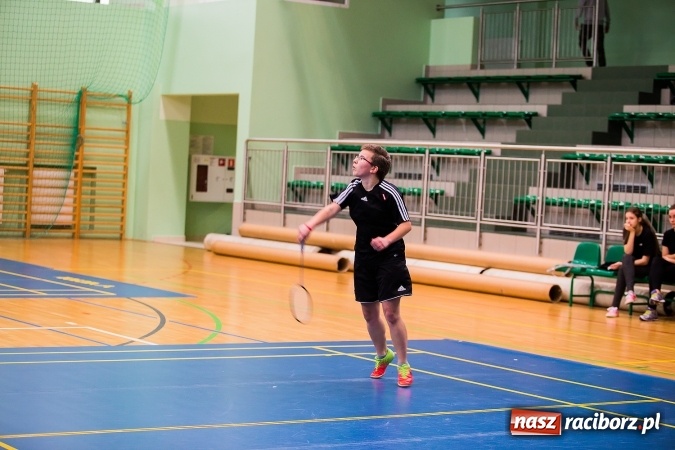 Zdjęcie w galerii na portalu naszraciborz.pl: Finał miejski w badmintonie dziewcząt szkół ponagimnazjalnych wiadomości z regionu