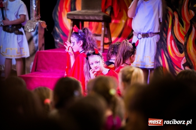 Zdjęcie w galerii na portalu naszraciborz.pl: Gdzie jest nasze Betlejem, czyli jasełka w SP 13 wiadomości z regionu