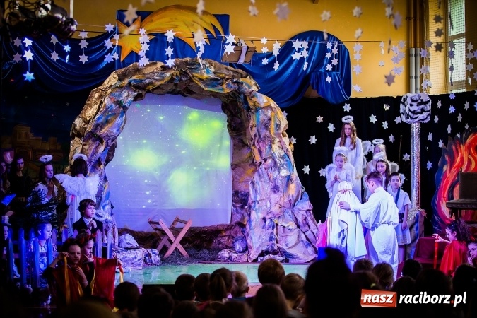 Zdjęcie w galerii na portalu naszraciborz.pl: Gdzie jest nasze Betlejem, czyli jasełka w SP 13 wiadomości z regionu