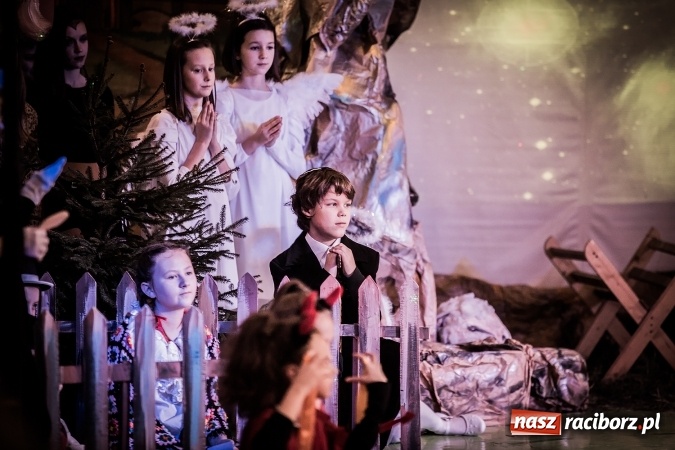 Zdjęcie w galerii na portalu naszraciborz.pl: Gdzie jest nasze Betlejem, czyli jasełka w SP 13 wiadomości z regionu