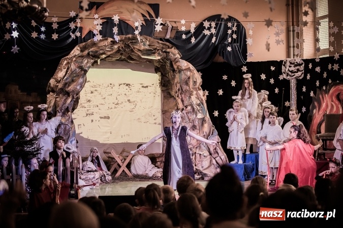 Zdjęcie w galerii na portalu naszraciborz.pl: Gdzie jest nasze Betlejem, czyli jasełka w SP 13 wiadomości z regionu