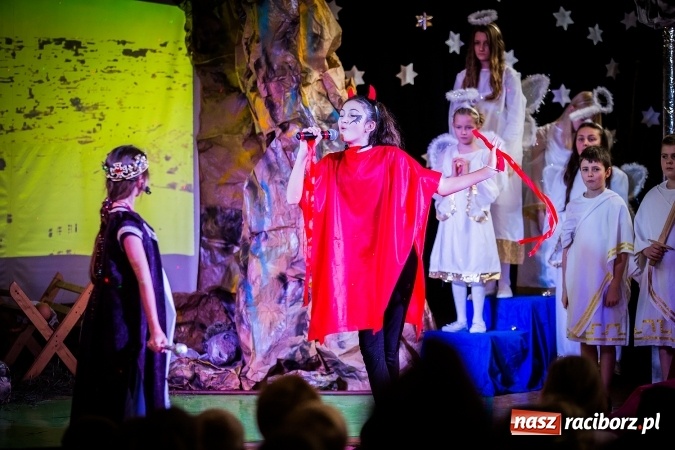 Zdjęcie w galerii na portalu naszraciborz.pl: Gdzie jest nasze Betlejem, czyli jasełka w SP 13 wiadomości z regionu