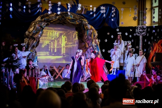 Zdjęcie w galerii na portalu naszraciborz.pl: Gdzie jest nasze Betlejem, czyli jasełka w SP 13 wiadomości z regionu