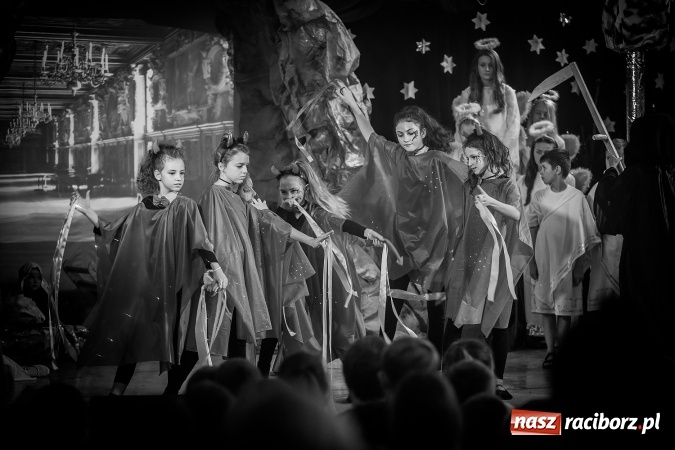 Zdjęcie w galerii na portalu naszraciborz.pl: Gdzie jest nasze Betlejem, czyli jasełka w SP 13 wiadomości z regionu