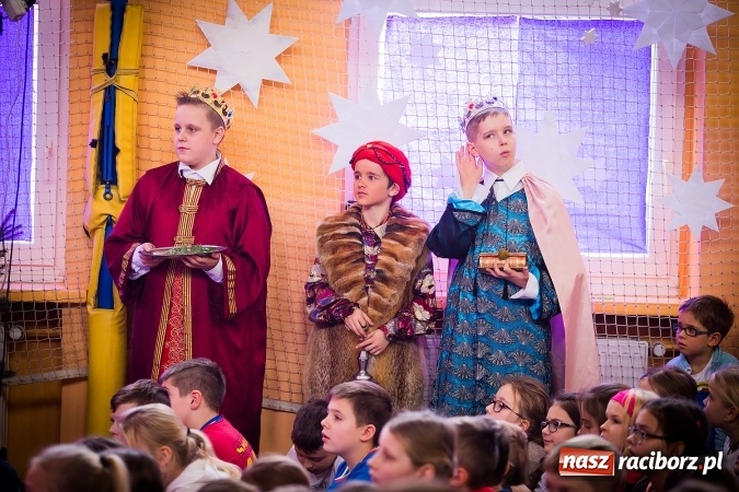 Zdjęcie w galerii na portalu naszraciborz.pl: Gdzie jest nasze Betlejem, czyli jasełka w SP 13 wiadomości z regionu