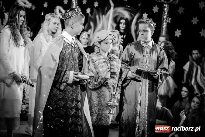 Zdjęcie w galerii na portalu naszraciborz.pl: Gdzie jest nasze Betlejem, czyli jasełka w SP 13 wiadomości z regionu