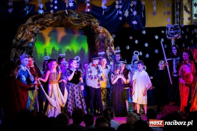 Zdjęcie w galerii na portalu naszraciborz.pl: Gdzie jest nasze Betlejem, czyli jasełka w SP 13 wiadomości z regionu