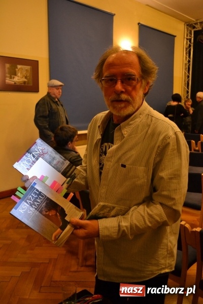 Zdjęcie w galerii na portalu naszraciborz.pl: Książęta smaku - wieczór promocyjny książki Marka Rapnickiego w Strzesze wiadomości z regionu