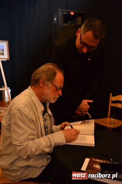Zdjęcie w galerii na portalu naszraciborz.pl: Książęta smaku - wieczór promocyjny książki Marka Rapnickiego w Strzesze wiadomości z regionu