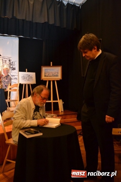 Zdjęcie w galerii na portalu naszraciborz.pl: Książęta smaku - wieczór promocyjny książki Marka Rapnickiego w Strzesze wiadomości z regionu