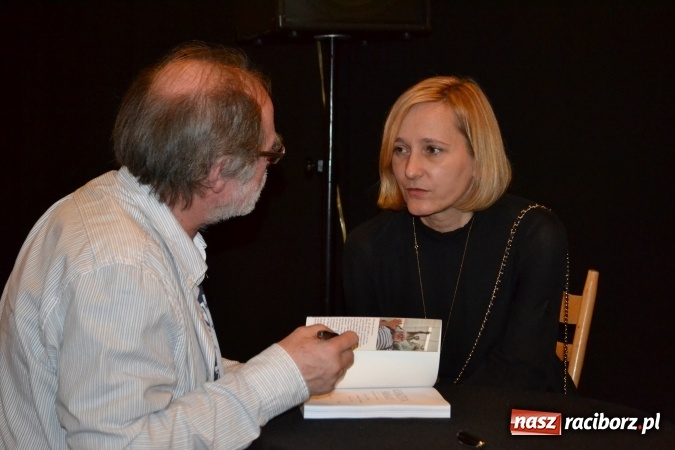 Zdjęcie w galerii na portalu naszraciborz.pl: Książęta smaku - wieczór promocyjny książki Marka Rapnickiego w Strzesze wiadomości z regionu