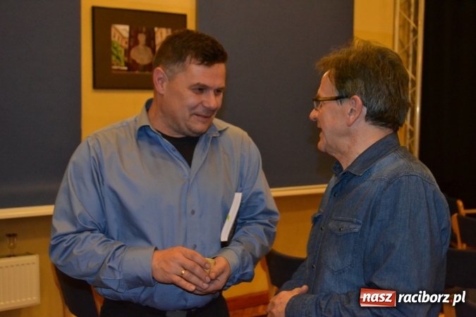 Zdjęcie w galerii na portalu naszraciborz.pl: Książęta smaku - wieczór promocyjny książki Marka Rapnickiego w Strzesze wiadomości z regionu