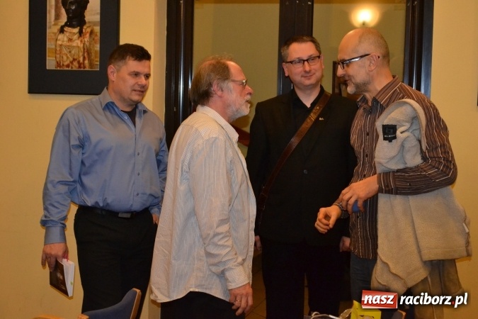 Zdjęcie w galerii na portalu naszraciborz.pl: Książęta smaku - wieczór promocyjny książki Marka Rapnickiego w Strzesze wiadomości z regionu