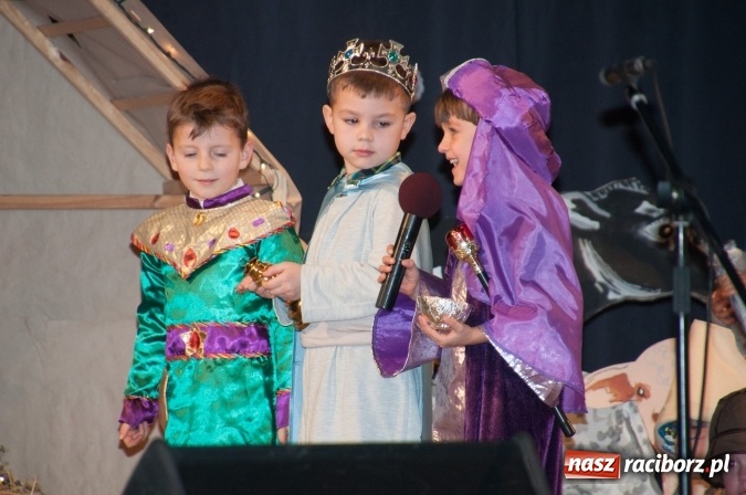 Zdjęcie w galerii na portalu naszraciborz.pl: Przedszkolaki ze Stokrotki z jasełkami na deskach Strzechy  wiadomości z regionu
