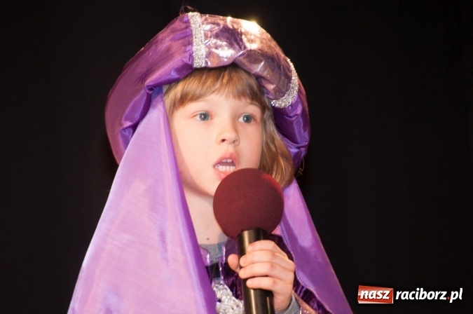 Zdjęcie w galerii na portalu naszraciborz.pl: Przedszkolaki ze Stokrotki z jasełkami na deskach Strzechy  wiadomości z regionu